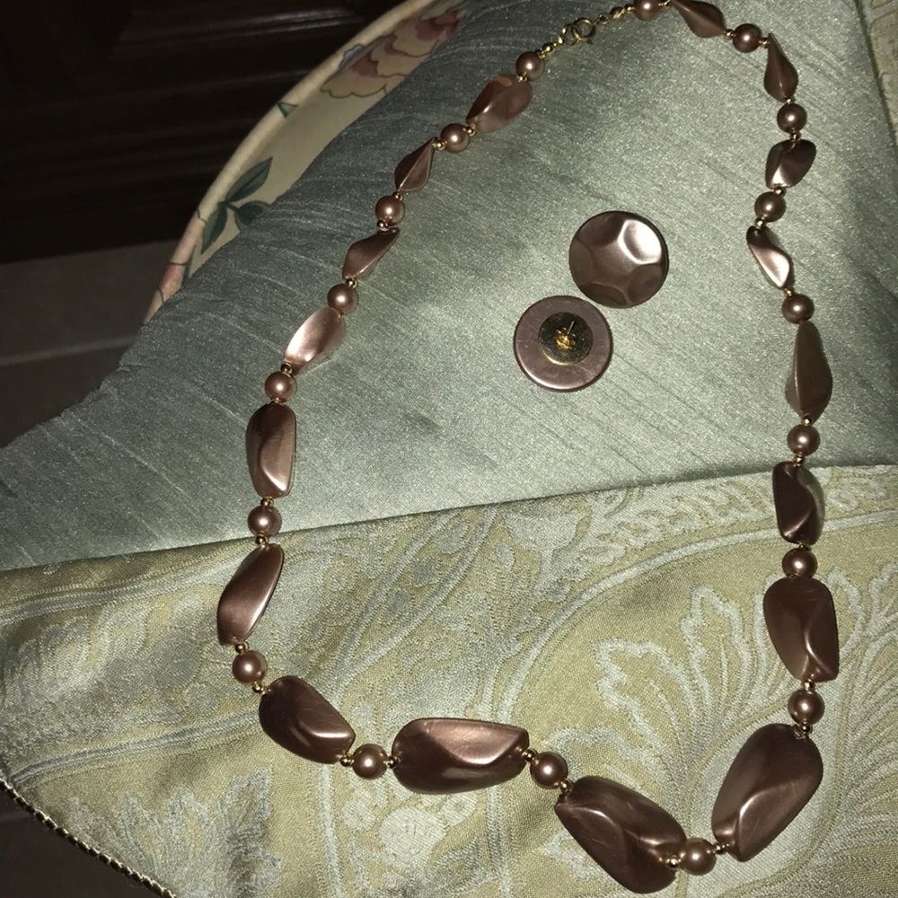 🆕Necklace Set. Bronze Pierced Like new Never wore